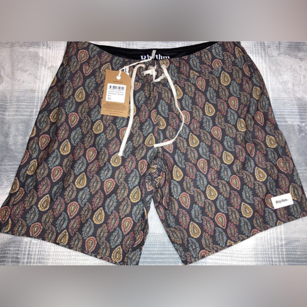 Rhythm shorts